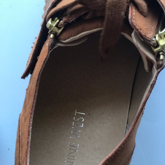 NINE WEST CREEPER BUCKLE UP SNEAKER - Picture 9 of 10